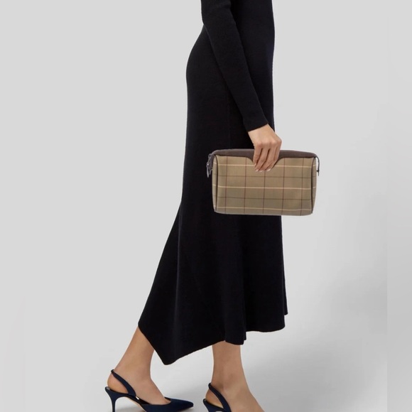 Burberry clutch